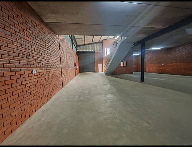 376M² WAREHOUSE TO LET IN ORMONDE